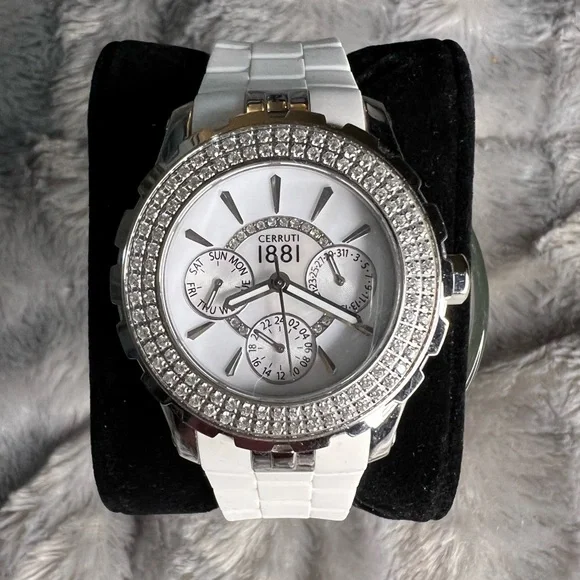 Brand New Woman’s Cerruti 1881 White Watch in Original Box. CERRUTI 1881 Women main image 4
